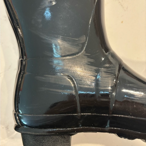 Size 8 hunter boots and a pair of black & a pair of white Hunter socks in Large - Picture 3 of 13